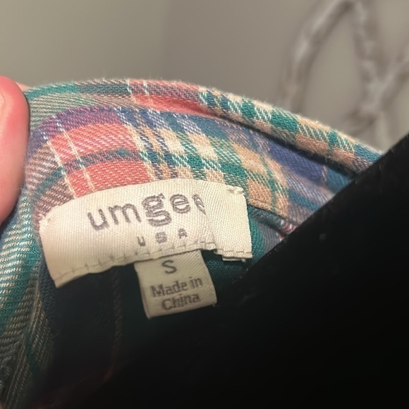 Umgee Small button down top    A - Picture 8 of 8